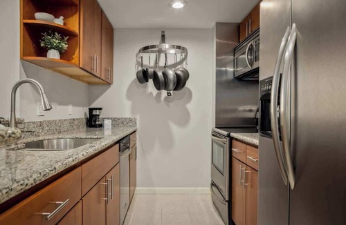 LoDo Condo | Urban Gallery Loft - King Bed - Larimer Square 30+