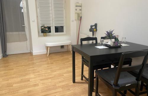 Barriere Saint Marc Apartment | Urban Garden Orléans