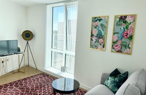 Bracknell Apartment | Urban Gateway Spacious Apartment with free parking