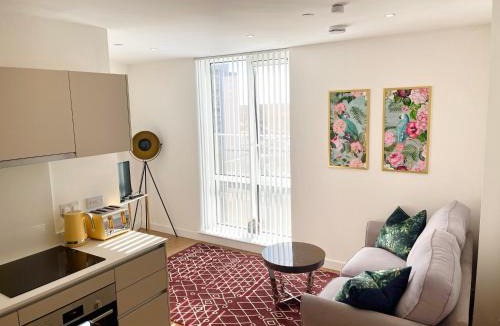 Bracknell Apartment | Urban Gateway Spacious Apartment with free parking