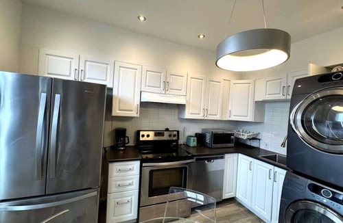 Maisonneuve Apartment | Urban Getaway in Hochelaga – Bright 1BR Apartment