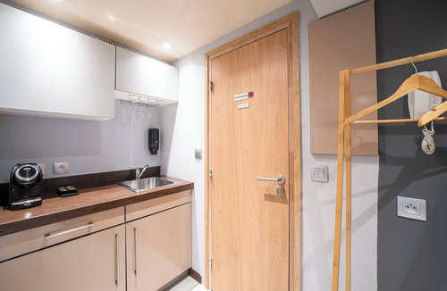 Saint-Jean Apartment | Urban Getaway: Maillol Suite in the Center with Free Wifi