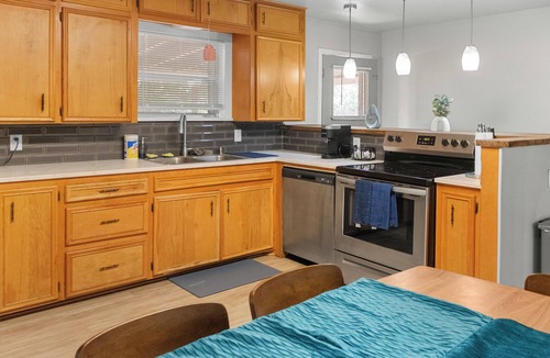 Lubbock House | Urban Haus with King bed