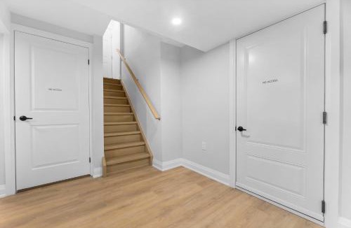 Newcastle Apartment | Urban Haven: 2BR/2BA+Office, Kitchen, Dining
