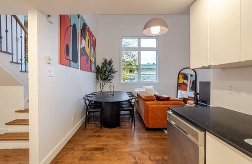 Shaughnessy Village Apartment | Urban Haven | Modern Comfort in Downtown MTL