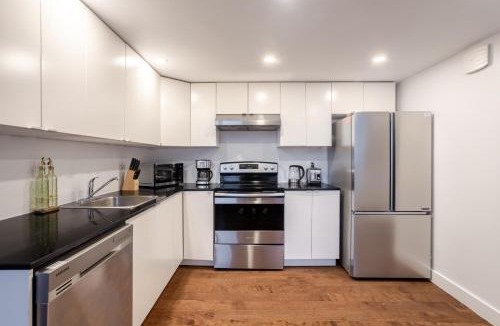 Shaughnessy Village Apartment | Urban Haven, Modern Comfort in Downtown MTL