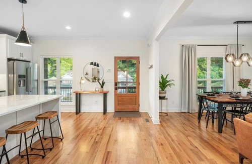 North Chattanooga House | Urban Hive | Spacious Stay w/EV Charging