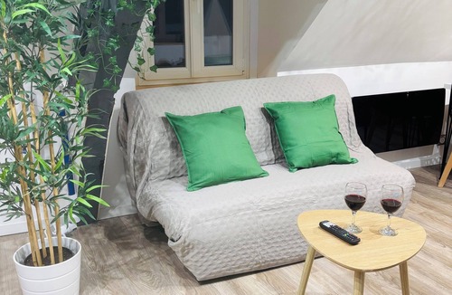 Quartier Vieux Marche-Cathedrale Apartment | URBAN Jungle Downtown escape