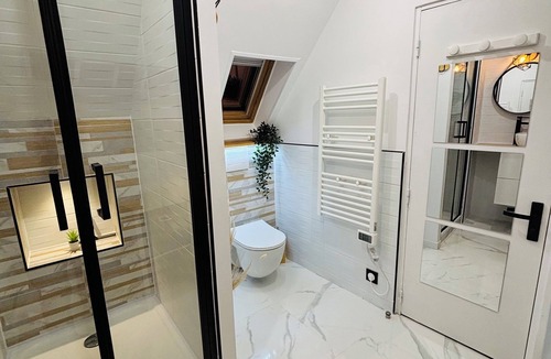 Quartier Vieux Marche-Cathedrale Apartment | URBAN Jungle Downtown escape