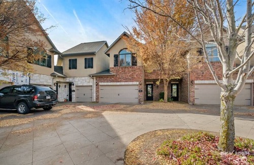 Rogers House | Urban Jungle Oasis Near Pinnacle Hills