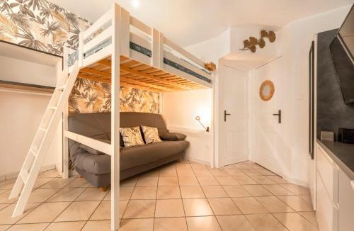 Manosque Apartment | Urban Jungle PARKING & Netflix Centre historique