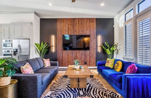 Montrose House | Urban Jungle Retreat in the HTX Skyline
