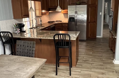 Clarkdale Bed & Breakfast | Urban Lake House