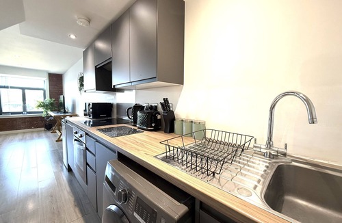 Bradford Apartment | Urban Loft, Conditioning House