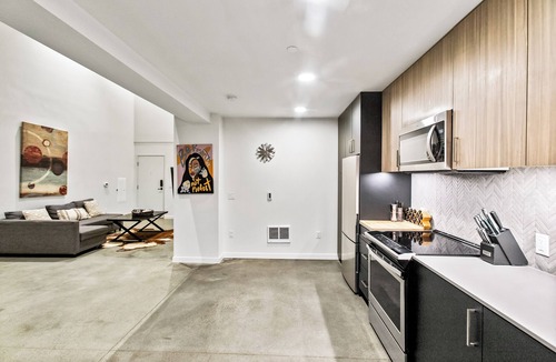 Downtown Apartment | Urban Loft in Redmond Core