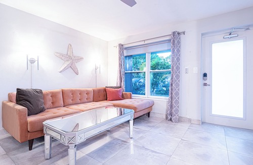 South Dallas - Fair Park House | Urban Luxe Nightlife Escape · 3BR/2BA · Sleeps 8