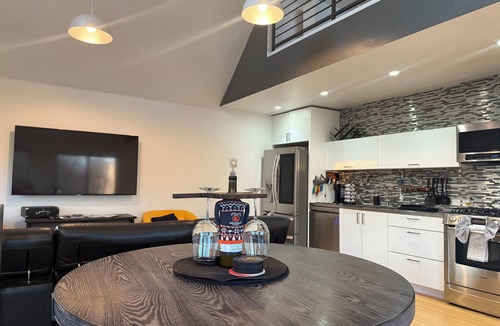Midtown House | Urban Luxury Sleeps 7 Views of Downtown OKC