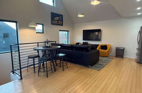 Midtown House | Urban Luxury Sleeps 7 Views of Downtown OKC