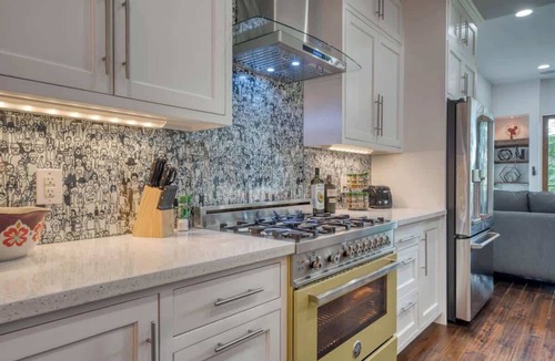 Southtown House | Urban Modern Luxury Group Rental in Lavaca