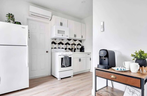 Seward Place Apartment | Urban Nest #1 | Cozy Studio Walkable to Proctors