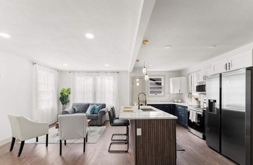 Avondale House | Urban Nest | Historic Avondale Getaway