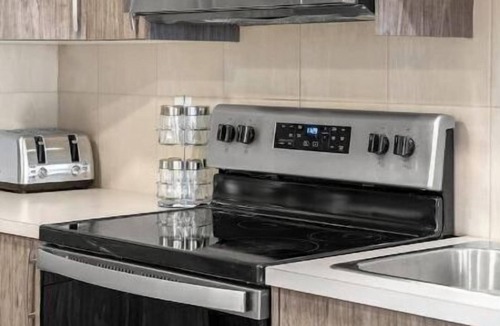 Sage Hill House | Urban Oasis 1 BR W parking