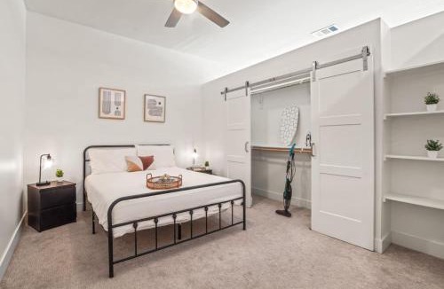 West Oak Hill Apartment | Urban Oasis 1B 1BR Apartment
