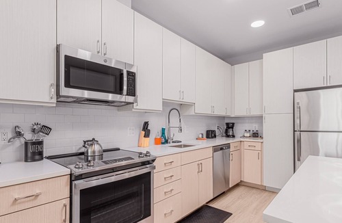 Alexandria West Apartment | Urban Oasis | DC's Doorstep | Free-Parking