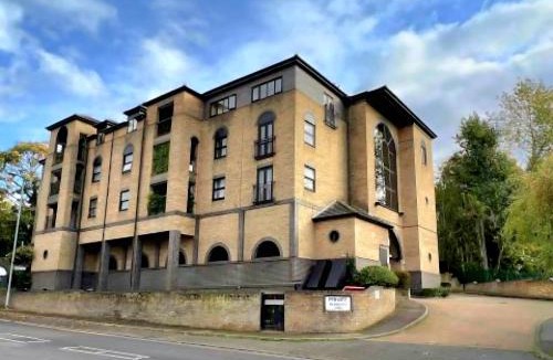 Billericay Apartment | Urban Oasis