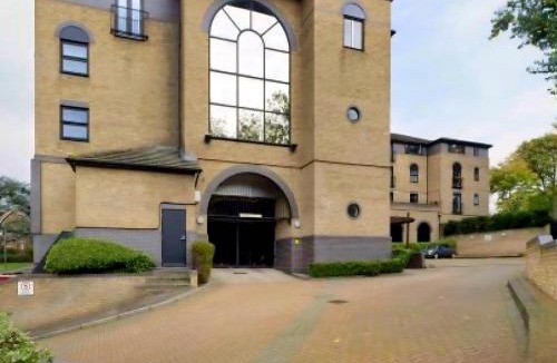 Billericay Apartment | Urban Oasis