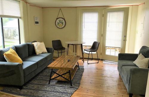 Waynesboro Apartment | Urban Oasis In Downtown Waynesboro Near Parkway
