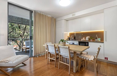 Waterloo Apartment | Urban Oasis in Waterloo With Private Balcony