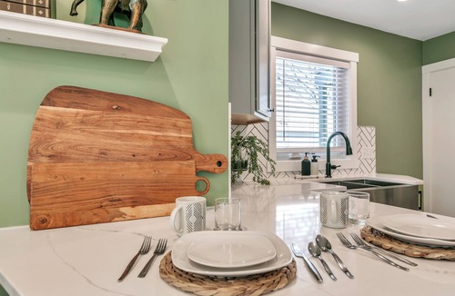 Mankato House | Urban Oasis - Luxury Stay near MSU