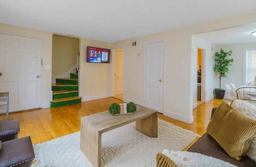 Southern Mattapan Apartment | Urban Oasis