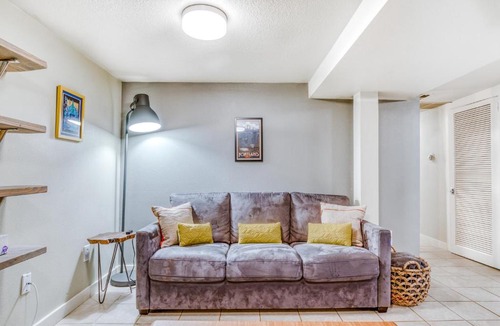 Eliot Apartment | Urban Oasis