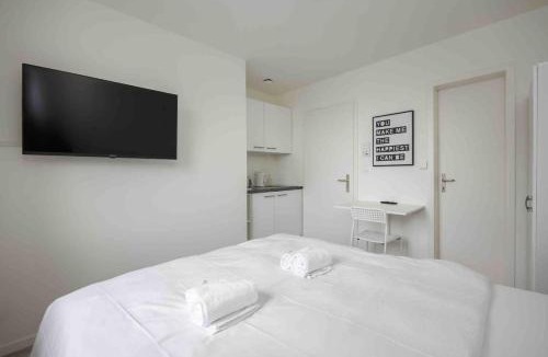 Sihlfeld Apartment | Urban Oasis with Queen Bed and View BE-42