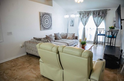 Biscayne House | URBAN OASIS. Your Retreat In The City Of Jacksonville, Florida.