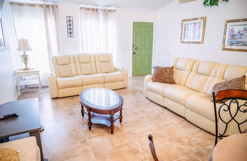 Biscayne House | URBAN OASIS. Your Retreat In The City Of Jacksonville, Florida.