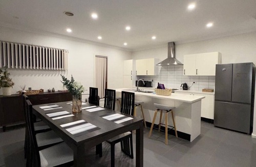 Epping House | Urban Pause - Epping