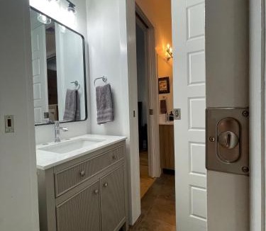 Lenox Apartment | Urban Peak Escape