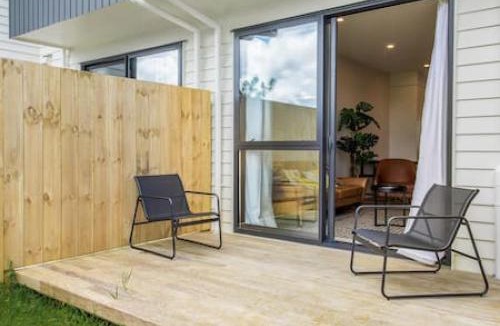 Otahuhu Apartment | Urban Pulse Townhouse with parking