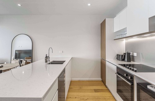 Onehunga Apartment | Urban Retreat 2 Bd Apt, WiFi, AC, Parking