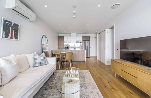 Onehunga Apartment | Urban Retreat 2 Bd Apt, WiFi, AC, Parking