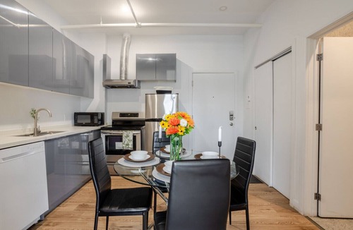 Downtown Montreal Apartment | Urban Retreat – Chic Bishop Stay with a View