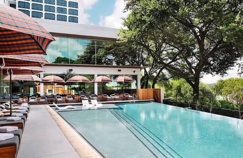 Congress Avenue Historic District Hotel | Urban Retreat, Lake Views, Modern Comfort in Austin, 4 Pet-Friendly Units, Pool!