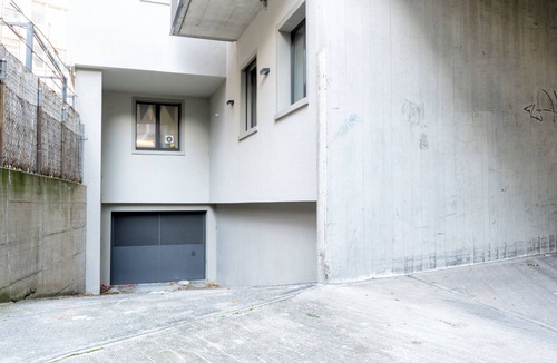 District 4 Apartment | Urban rooftop getaway