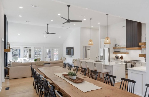 Gallatin House | Urban Rustic Lakeside Retreat with Dock, Sleeps 20