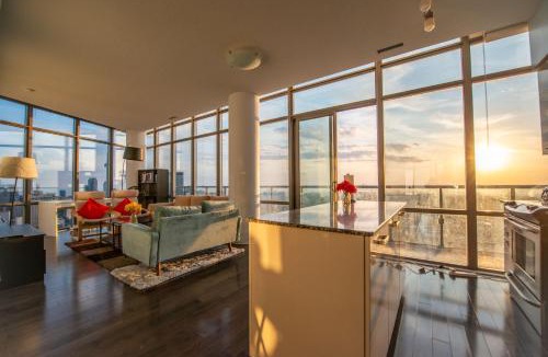 Grange Park Apartment | Urban Skyline