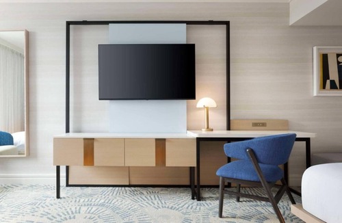Glencoe Hotel | Urban Spa Haven: 4 Spacious Rooms with Pool, Steakhouse & Steps from Katy Trail