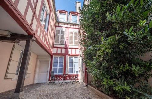 Old Town Apartment | Urban Spa Romantique Chic